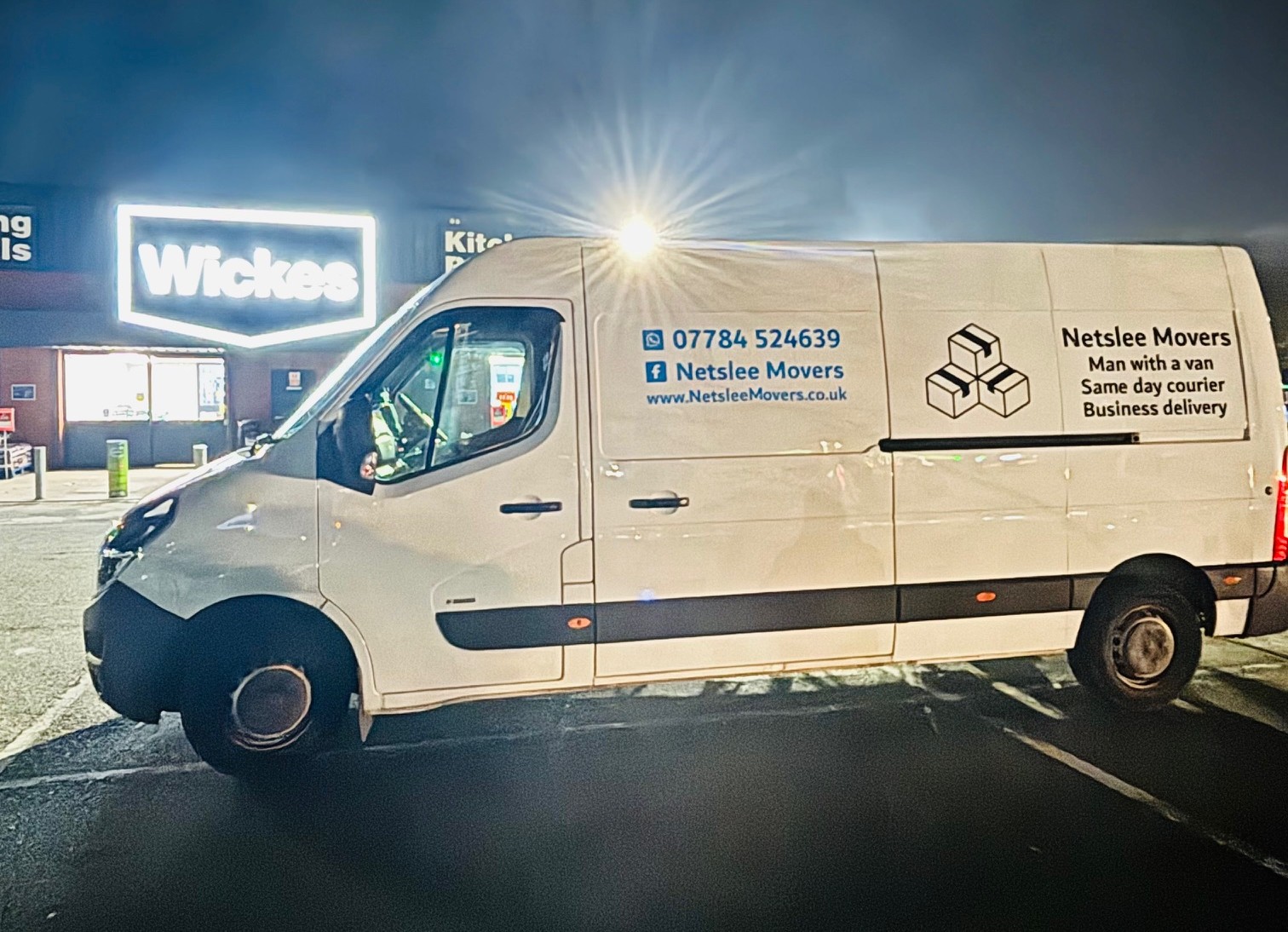 Netslee Movers professional delivery van in Birmingham with company branding